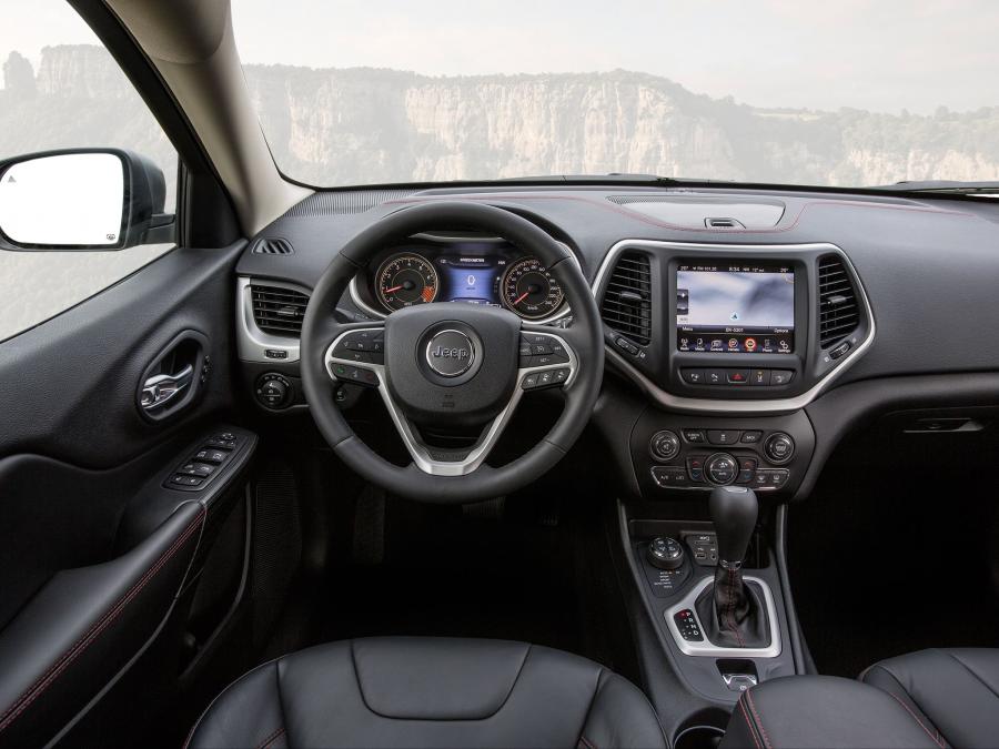  Jeep Cherokee Trailhawk 2014 года  (EU) (фото 8 из 12)